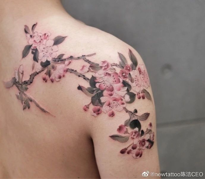 水墨纹身上-85后美女特色艺术，明星效访，外媒称中国风，太高级了！